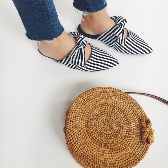 Last 1🆕Kyla Striped Pointy Toe Bow Mules - Picture 3 of 6